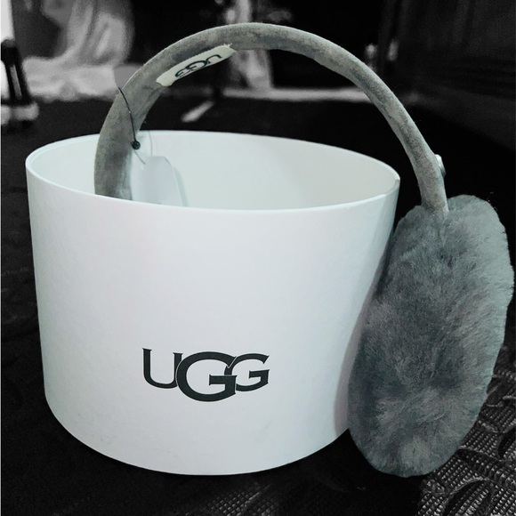 NWT New UGG Australia Shearling Earmuffs Gray with UGG Box & Tags - Picture 9 of 9